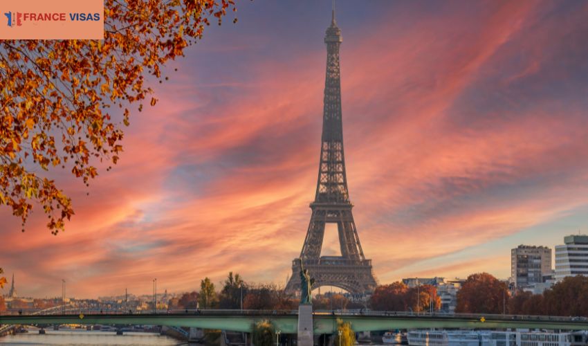 tourist hotspots in paris